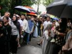 warga-kunjungi-kediaman-jokowi-saat-libur-lebaran-1774361295330_169